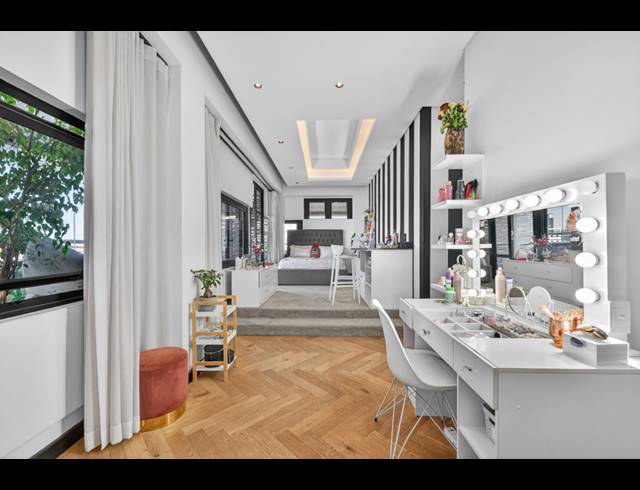 6 BEDROOM PENTHOUSE FOR SALE IN CAPE TOWN CITY CENTRE